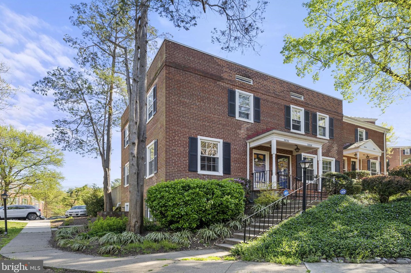 2830 Columbus St, Arlington, VA 22206-1411