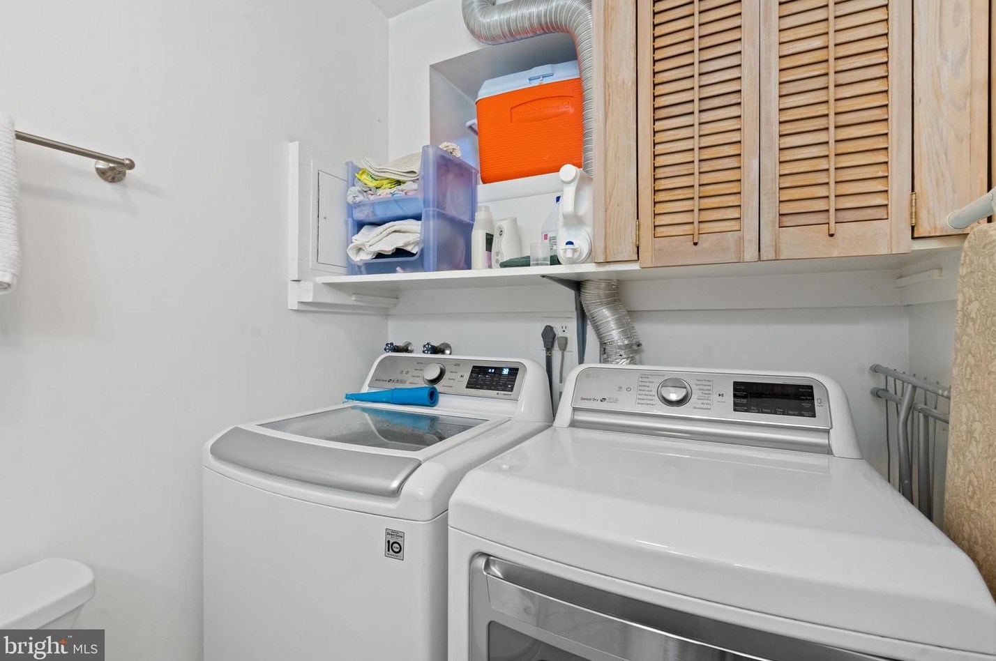 2931 Dinwiddie St, Arlington VA 22206-1405 exterior