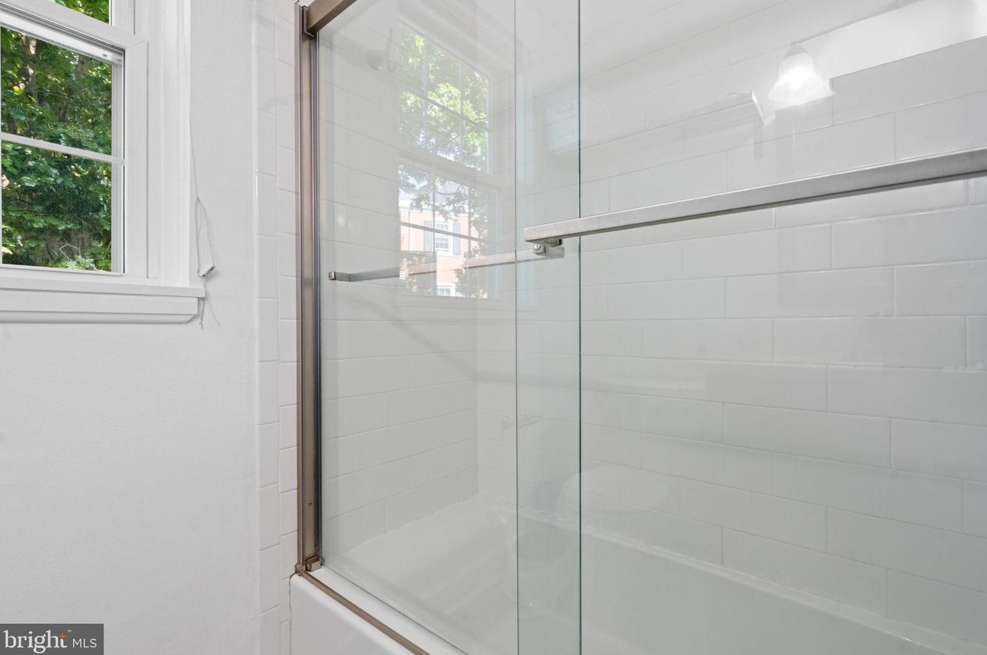 2931 Dinwiddie St, Arlington VA 22206-1405 exterior