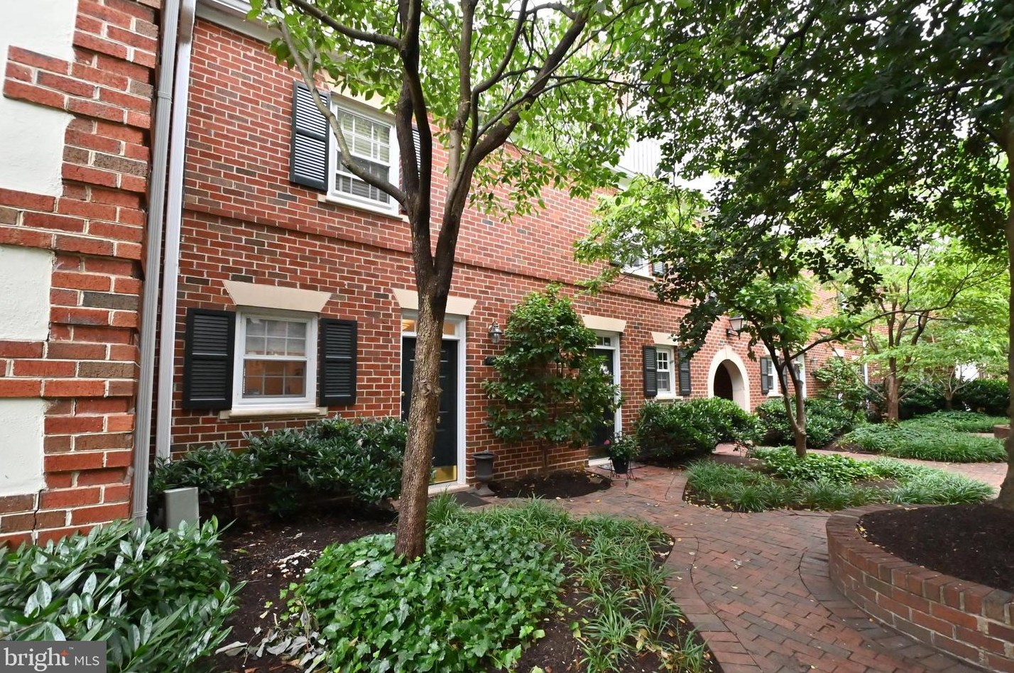 1064 N Royal St, Alexandria, VA 22314