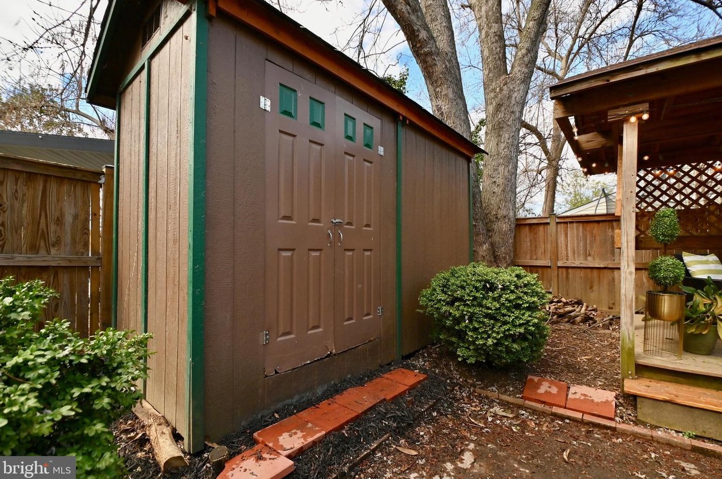 408 Custis Ave, Alexandria VA 22301-1421 exterior