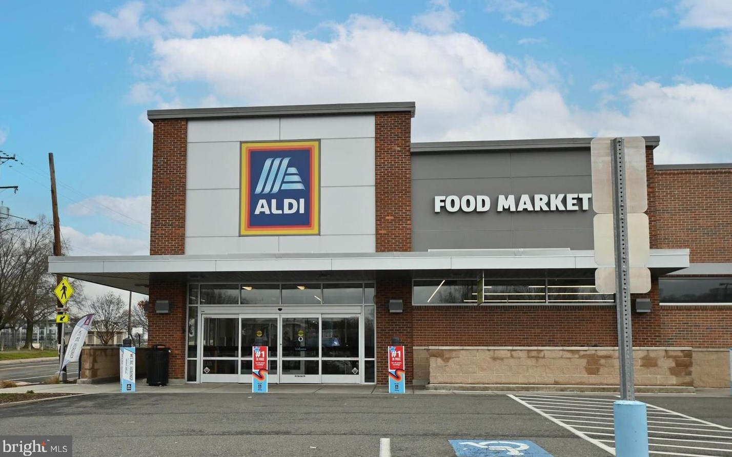 408 Custis Ave, Alexandria VA 22301-1421 exterior