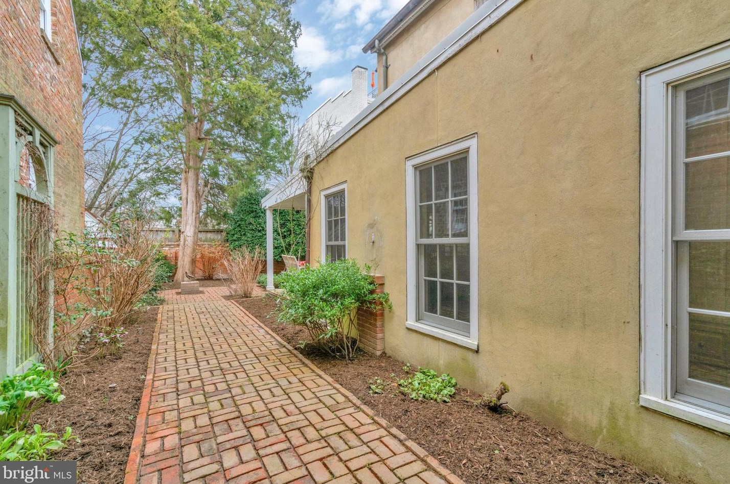 207 Fairfax St, Alexandria VA 22314-3304 exterior