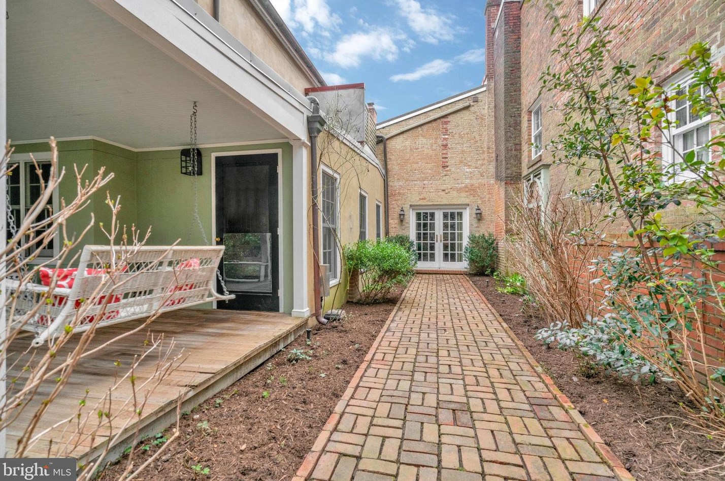 207 Fairfax St, Alexandria VA 22314-3304 exterior