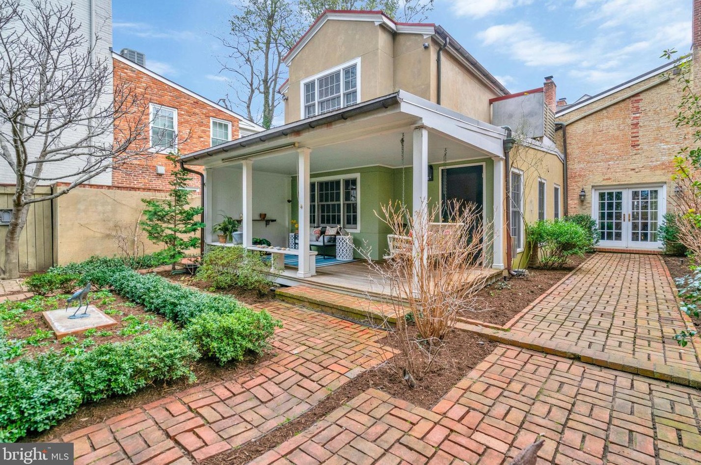 207 Fairfax St, Alexandria VA 22314-3304 exterior