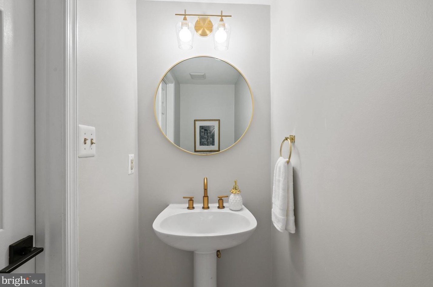 3909 Elbert Ave, Alexandria VA 22305-2064 exterior