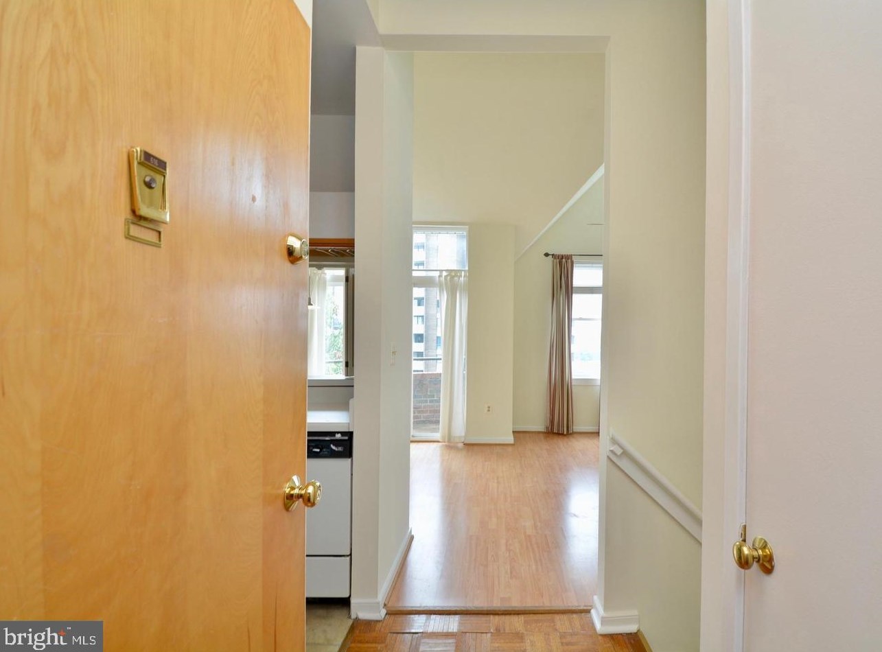 301 S Reynolds St #616, Alexandria, VA 22304