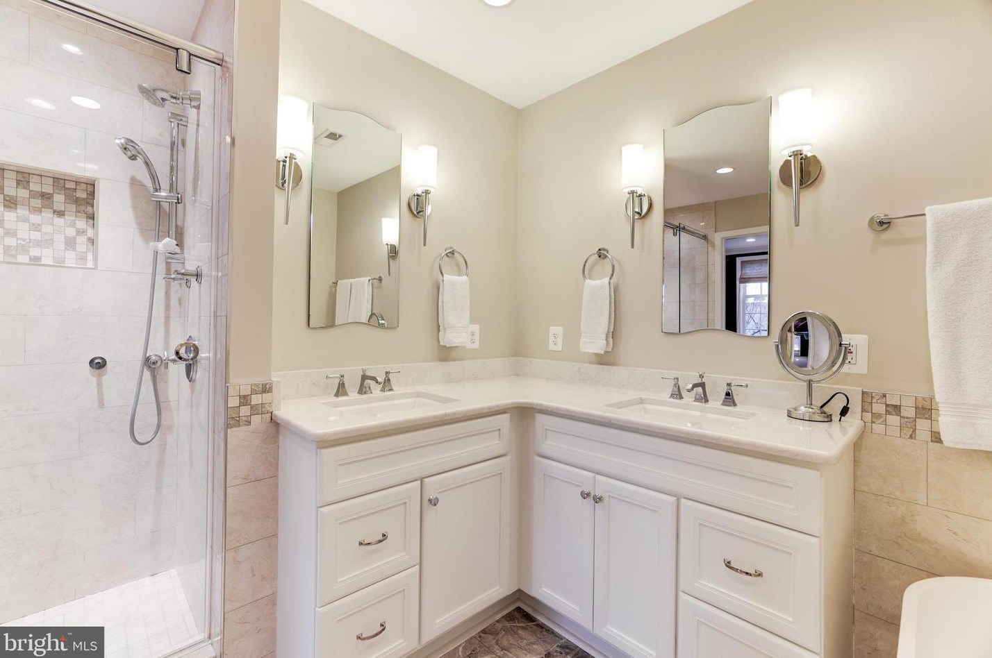 622 Lee St, Alexandria VA  22314-3820 exterior