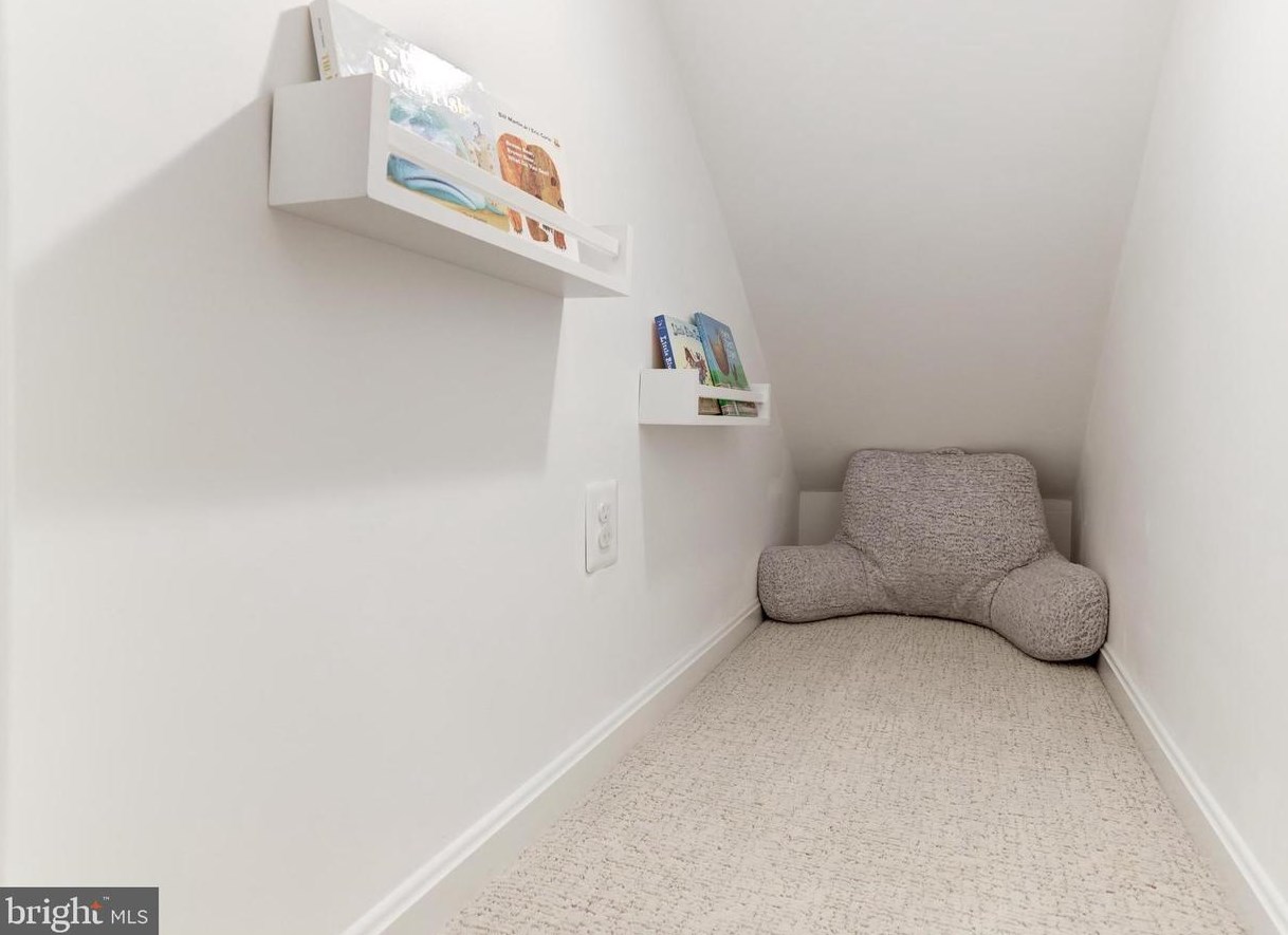 622 Lee St, Alexandria VA  22314-3820 exterior