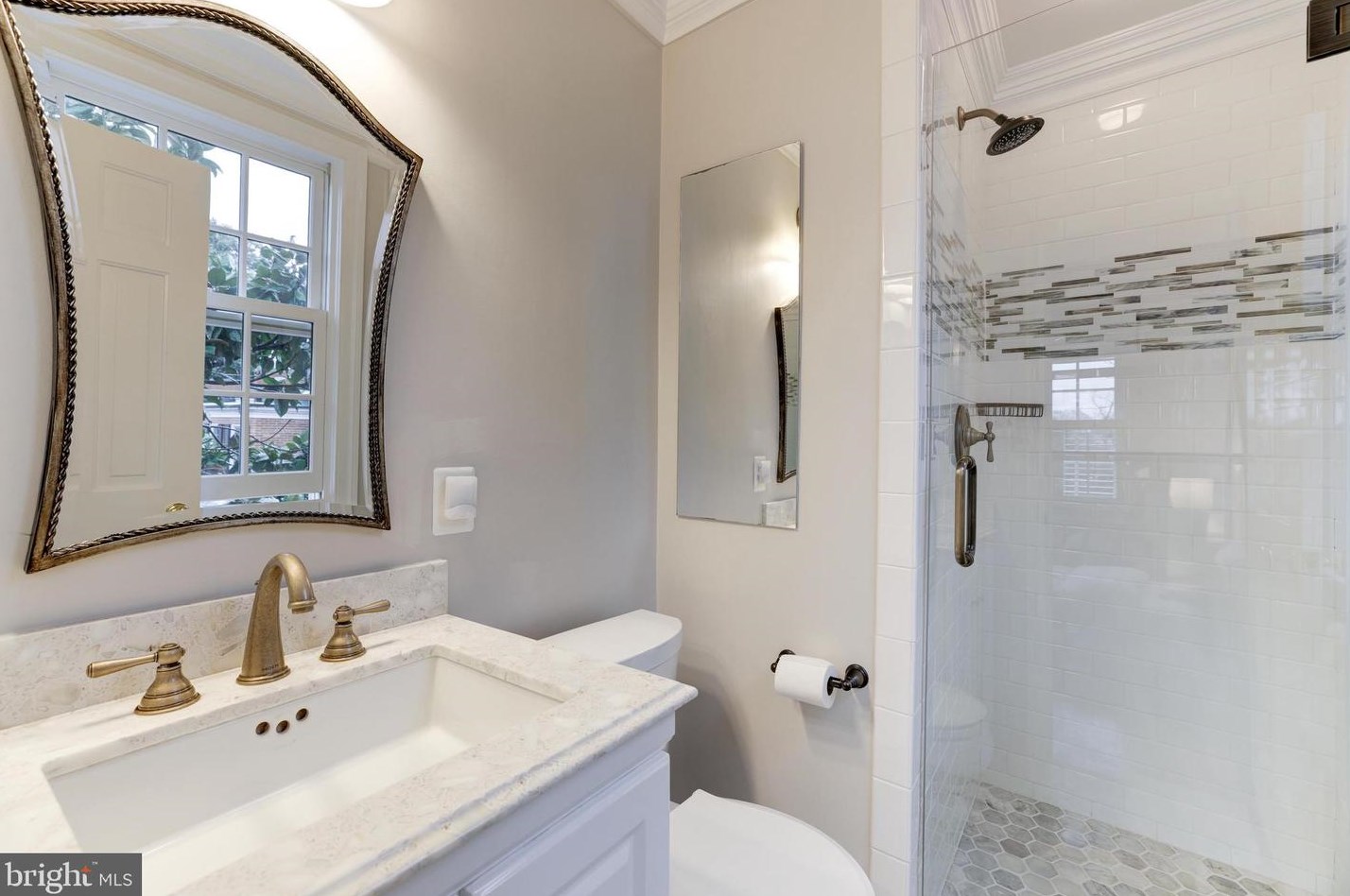 622 Lee St, Alexandria VA  22314-3820 exterior