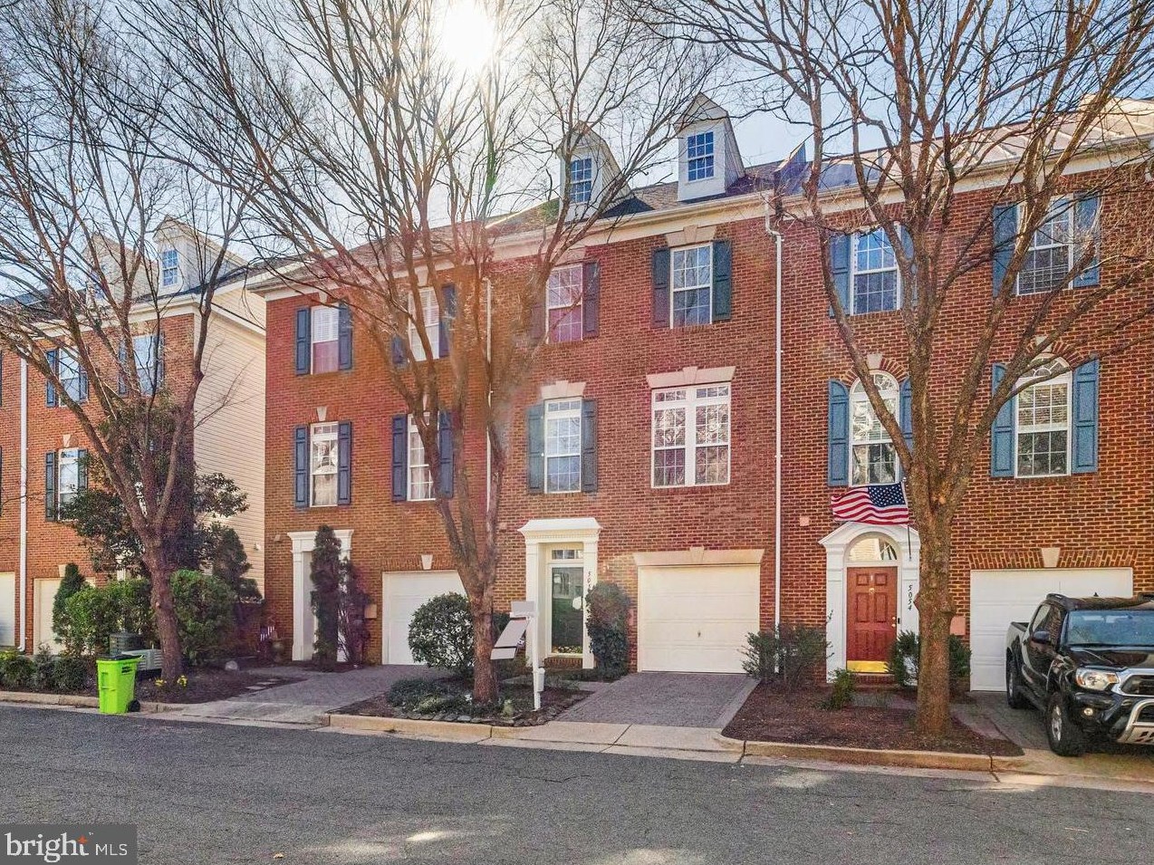 5052 Grimm Dr, Alexandria, VA 22304-8629