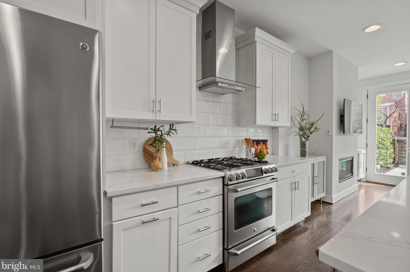 212 Patrick St, Alexandria VA 22314-2442 exterior