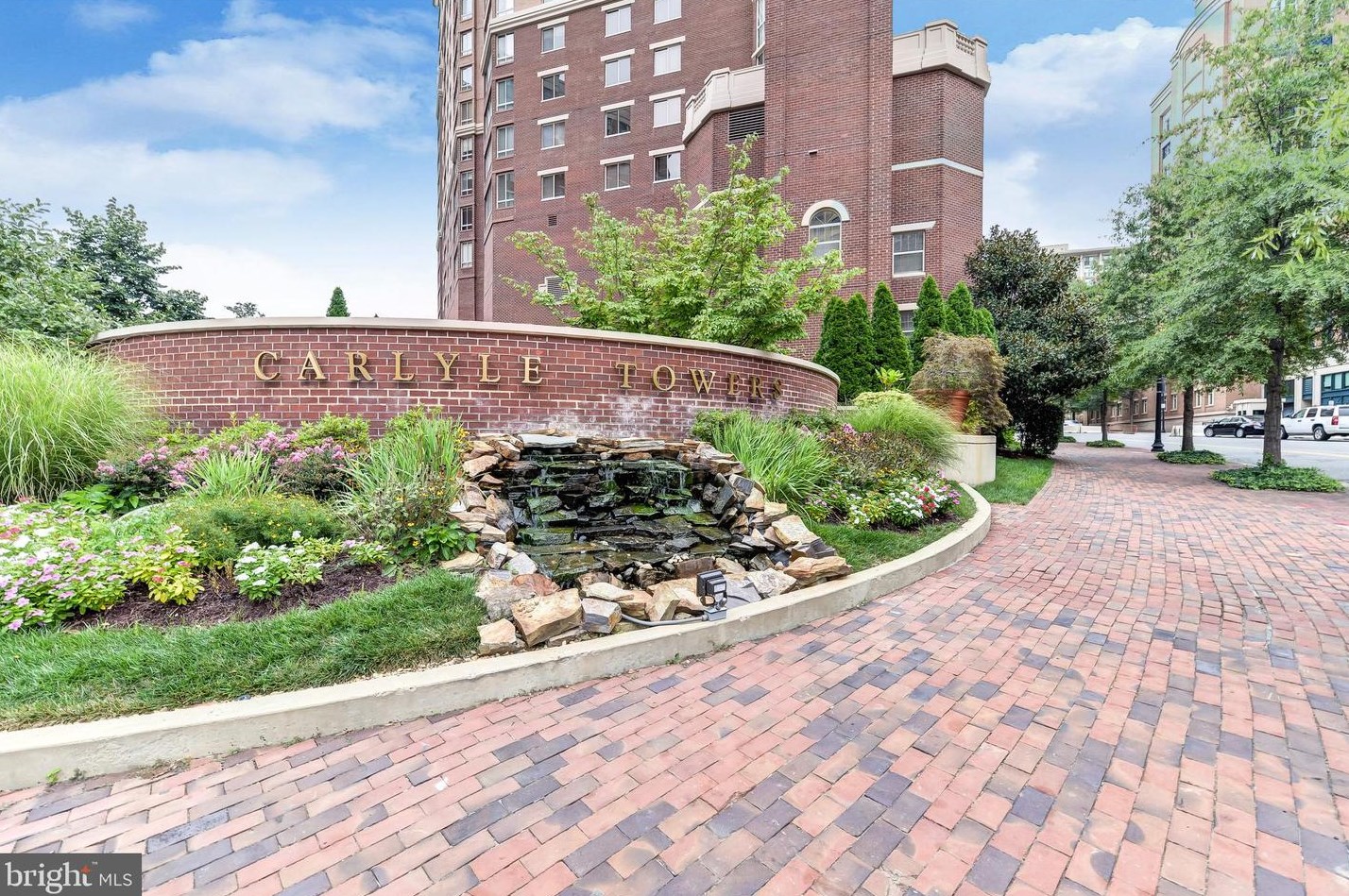 2151 Jamieson Ave, Alexandria VA 22314-5705 exterior