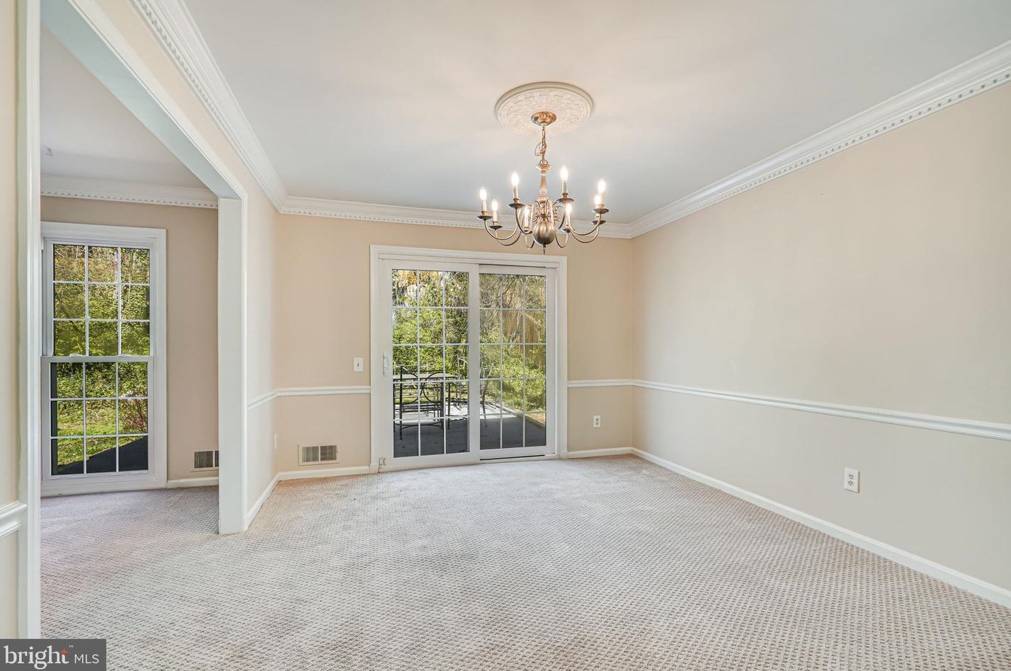 3959 Ft Worth Ave, Alexandria VA 22304-1711 exterior