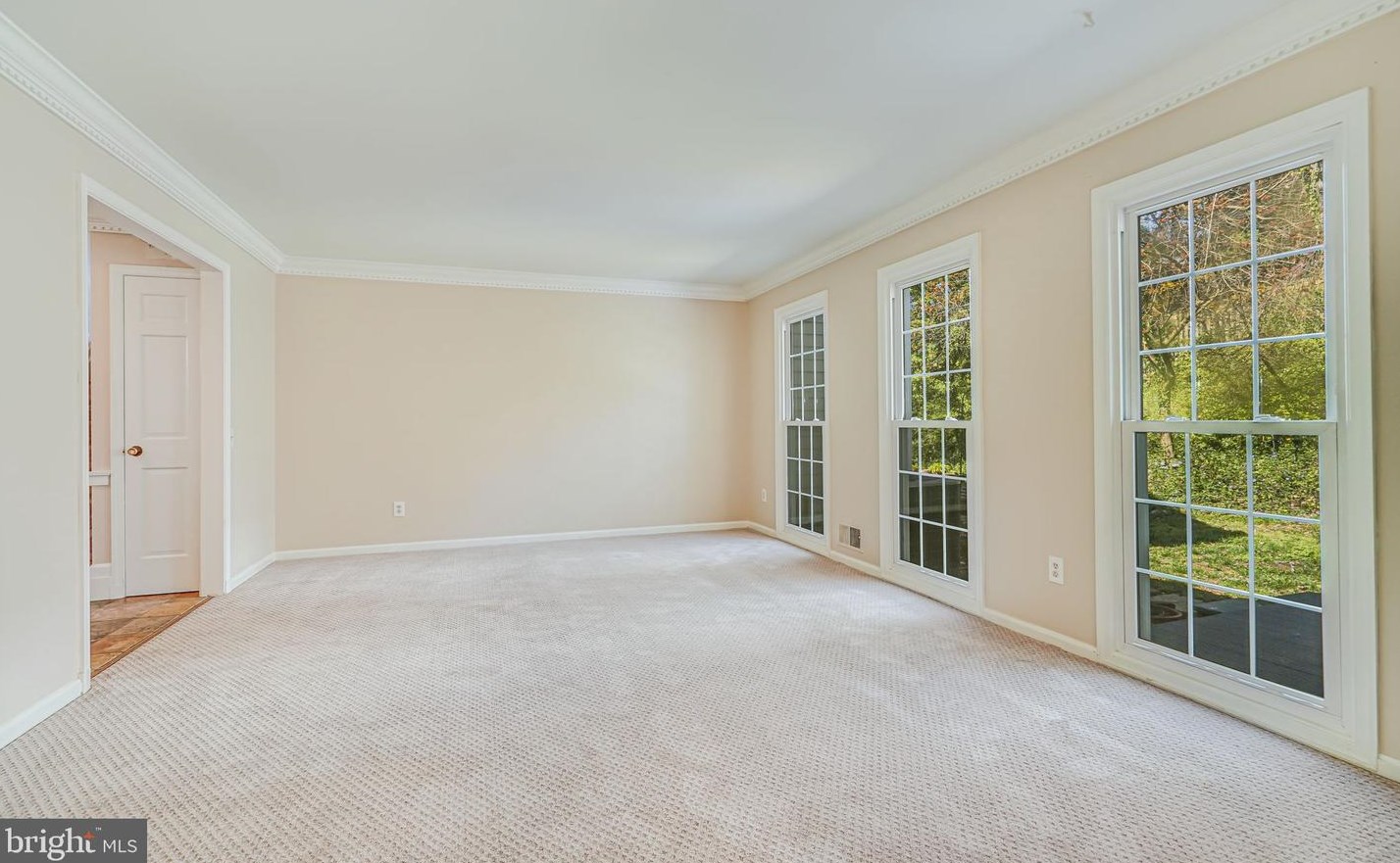 3959 Ft Worth Ave, Alexandria VA 22304-1711 exterior