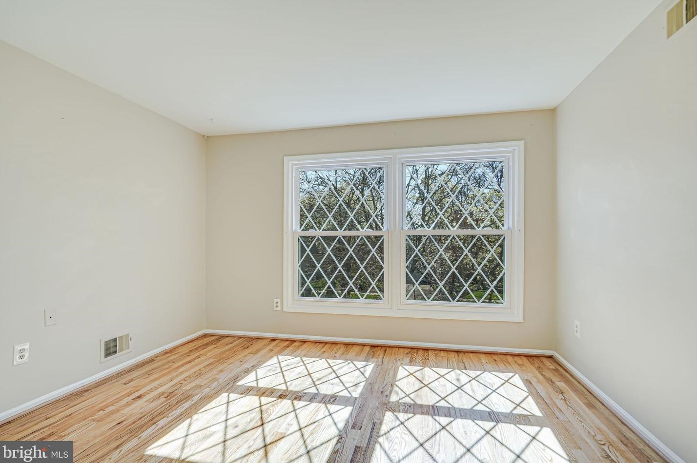 3959 Ft Worth Ave, Alexandria VA 22304-1711 exterior