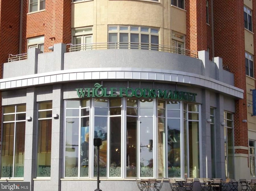 4 Alexandria Ave, Alexandria VA 22302-4204 exterior