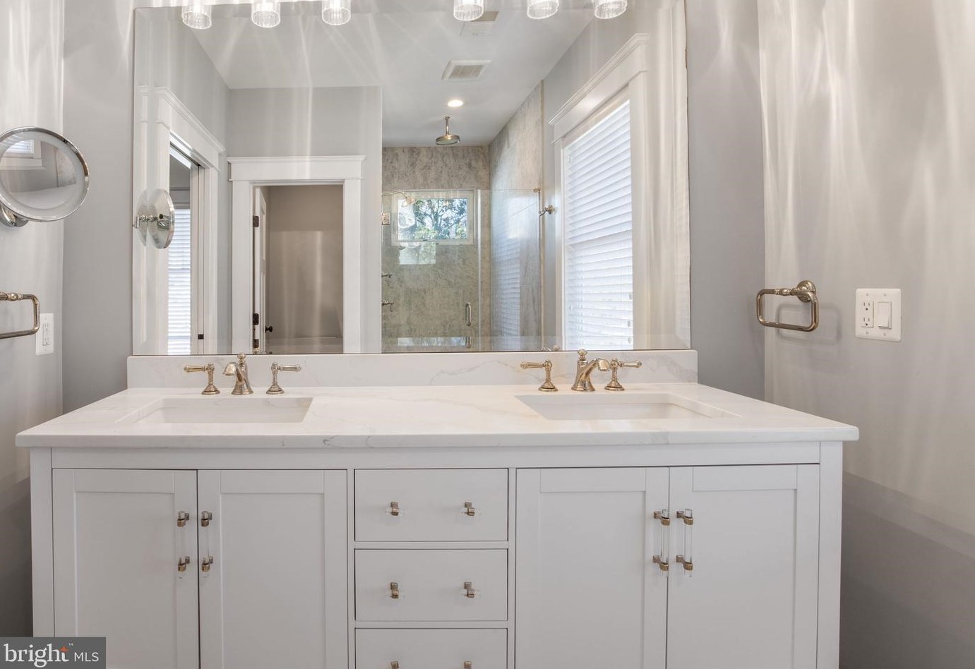 4 Alexandria Ave, Alexandria VA 22302-4204 exterior