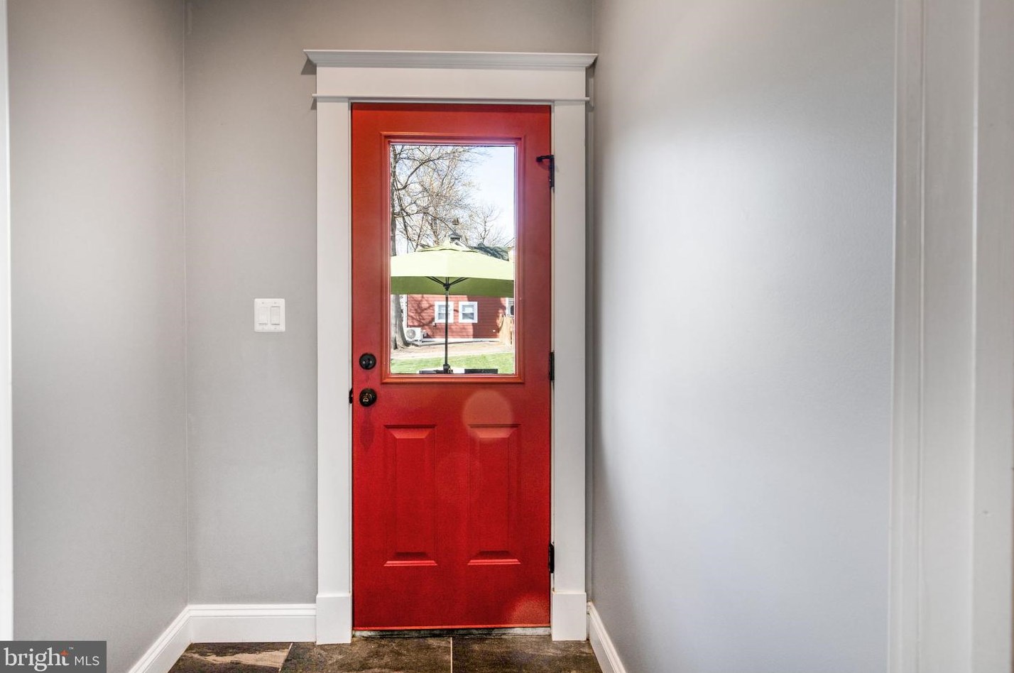 4 Alexandria Ave, Alexandria VA 22302-4204 exterior