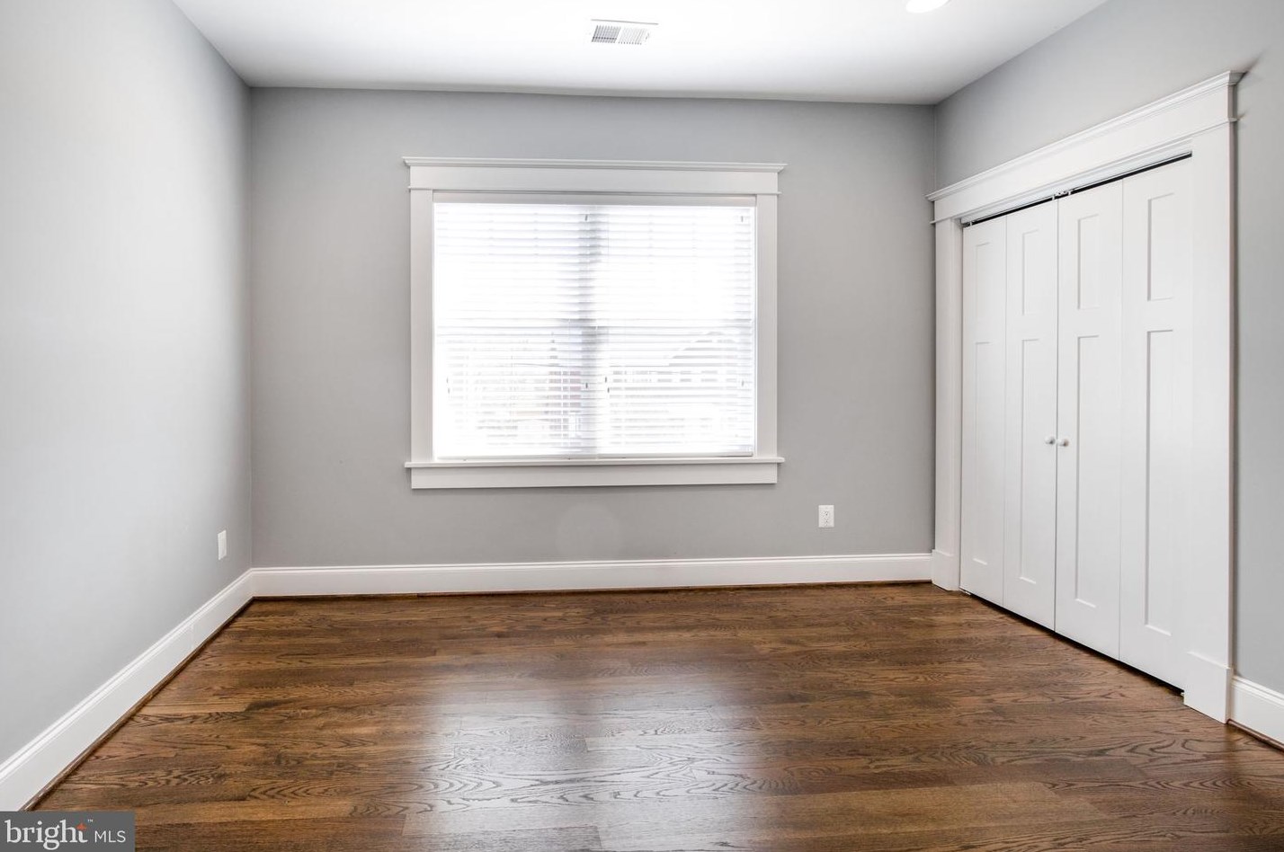 4 Alexandria Ave, Alexandria VA 22302-4204 exterior