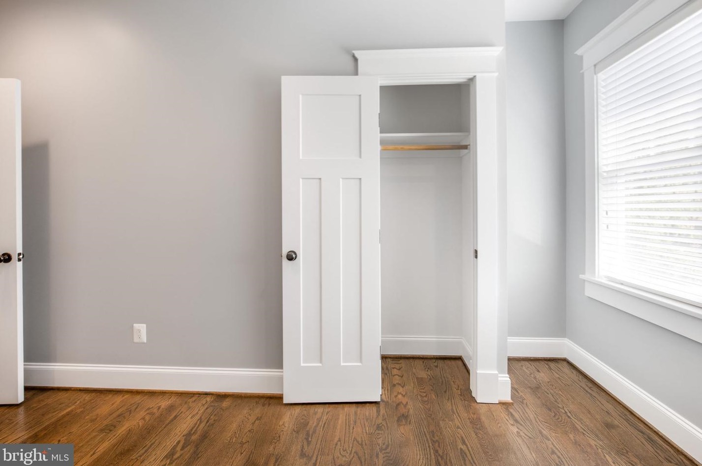 4 Alexandria Ave, Alexandria VA 22302-4204 exterior