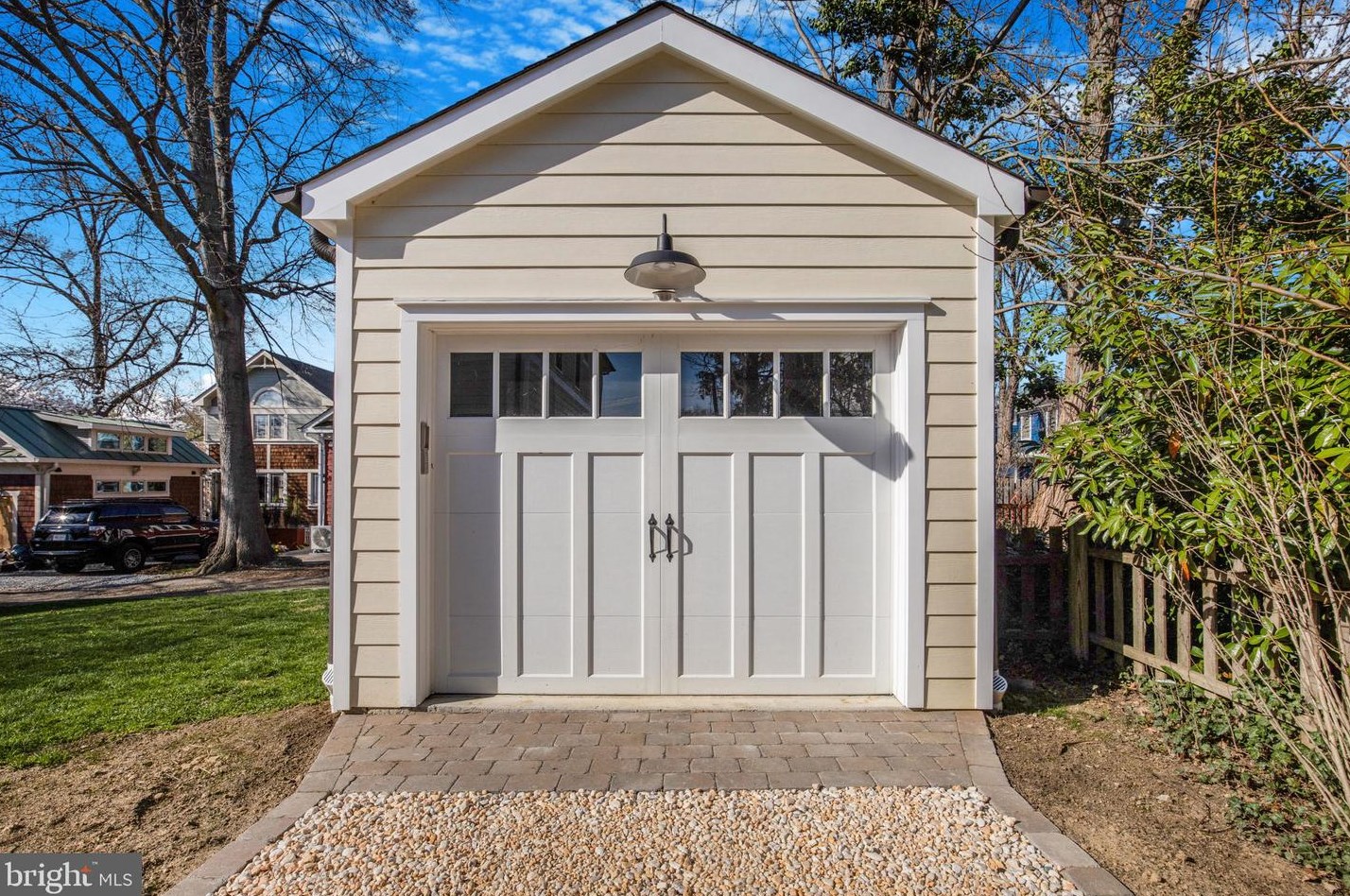 4 Alexandria Ave, Alexandria VA 22302-4204 exterior