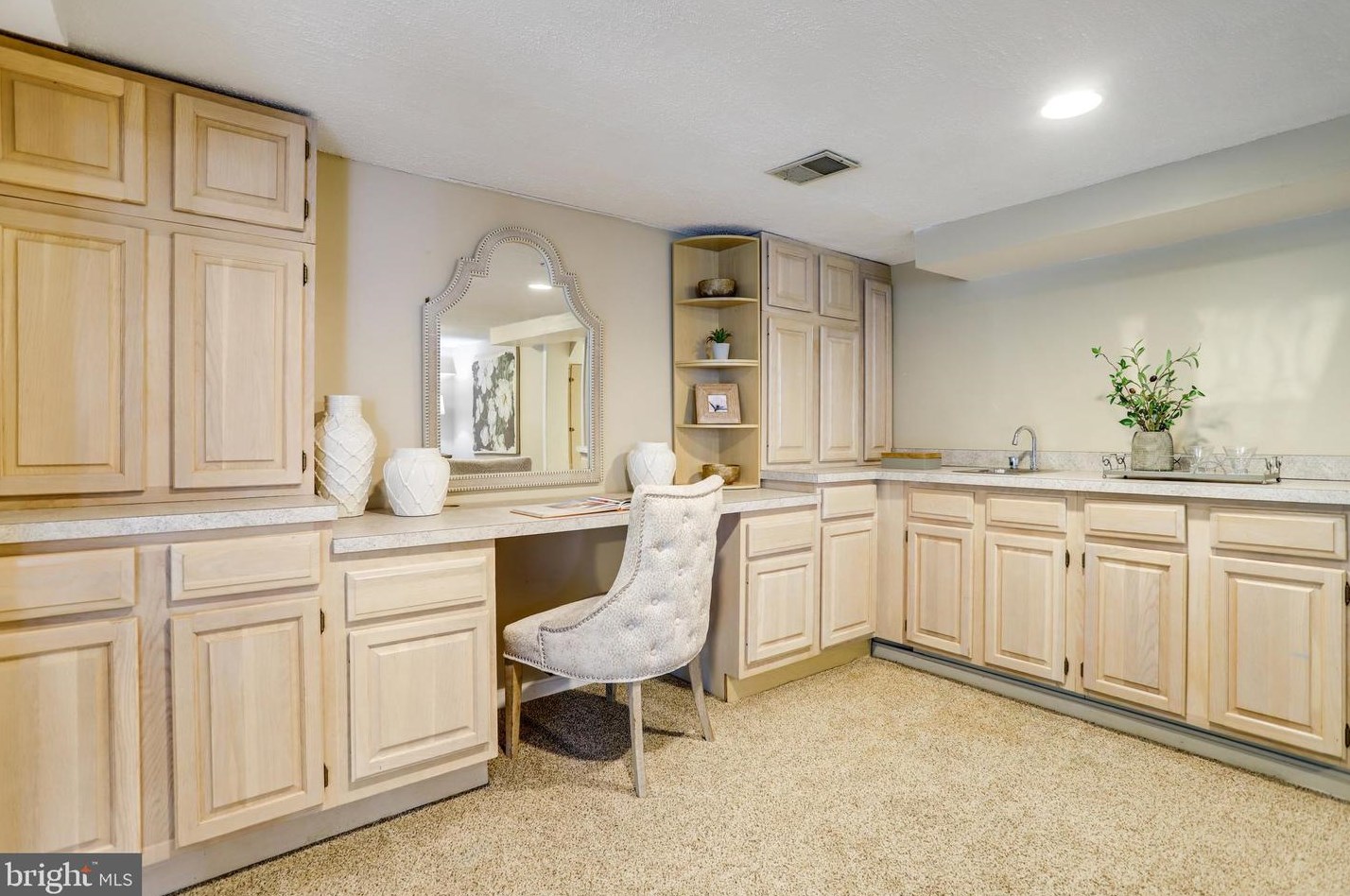 1321 Bayliss Dr, Alexandria VA 22302-3510 exterior