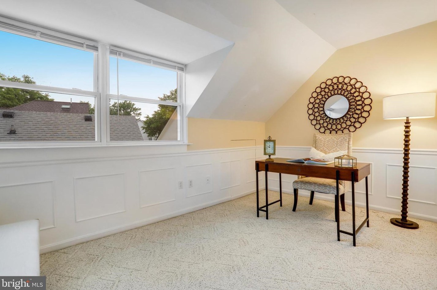 1321 Bayliss Dr, Alexandria VA 22302-3510 exterior