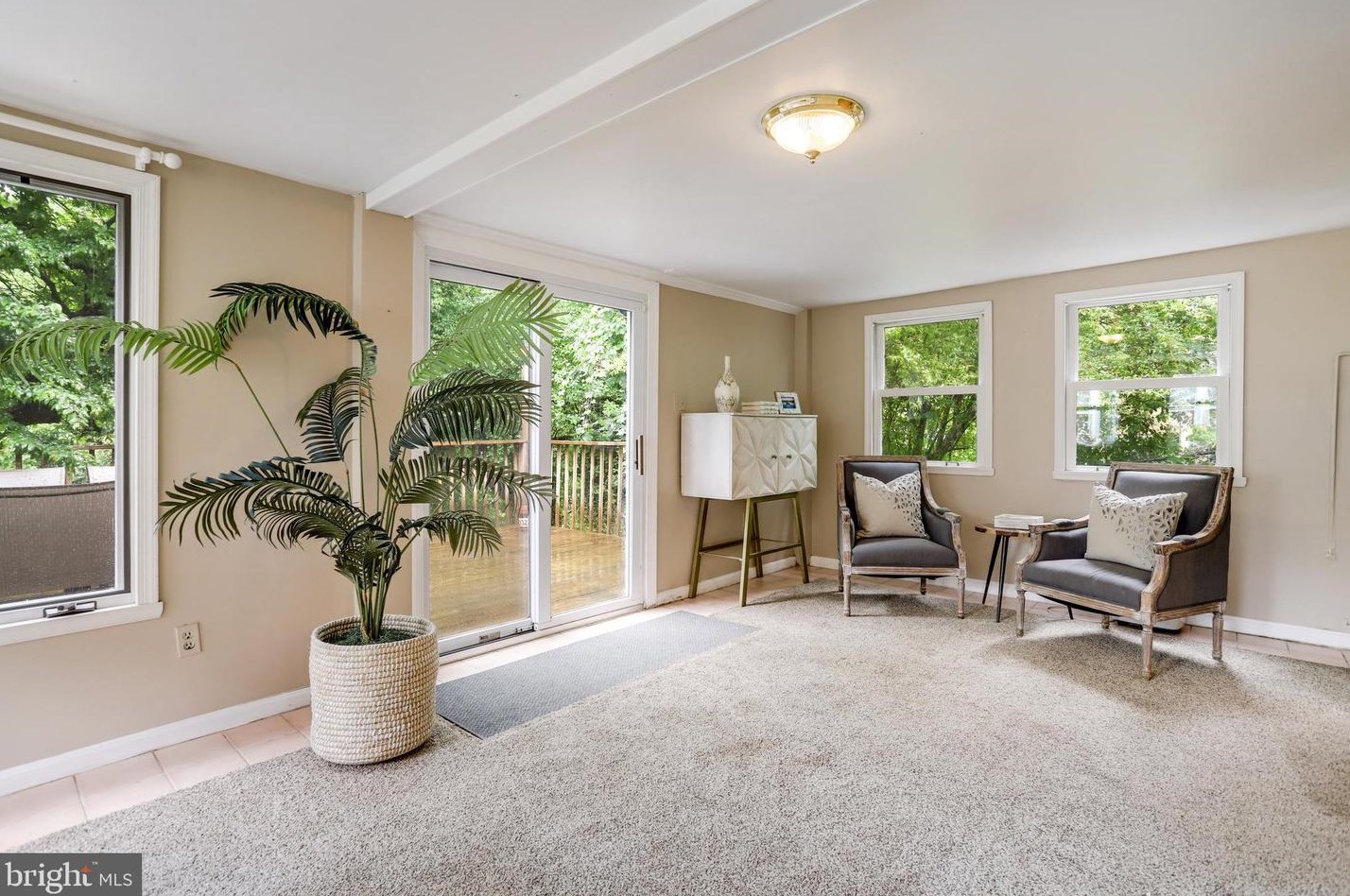 1321 Bayliss Dr, Alexandria VA 22302-3510 exterior