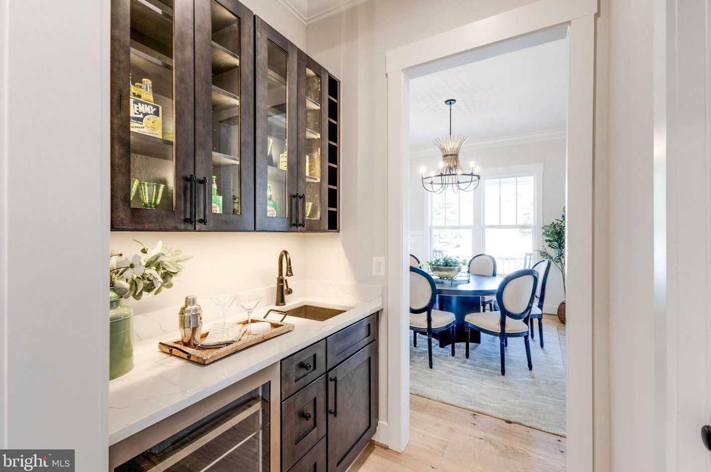 2315 Commonwealth Ave, Alexandria VA 22305-2829 exterior