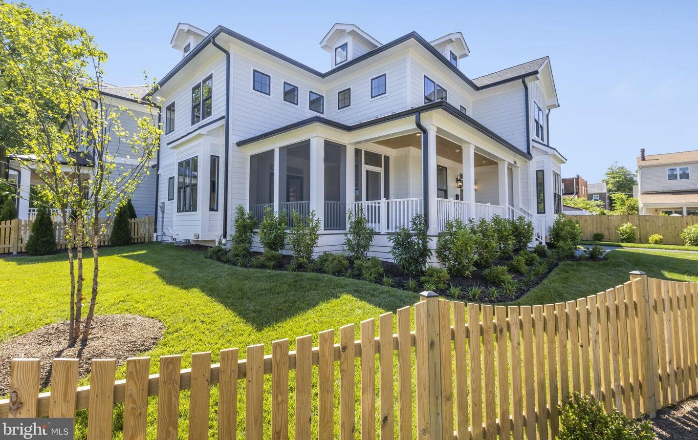 2315 Commonwealth Ave, Alexandria VA 22305-2829 exterior