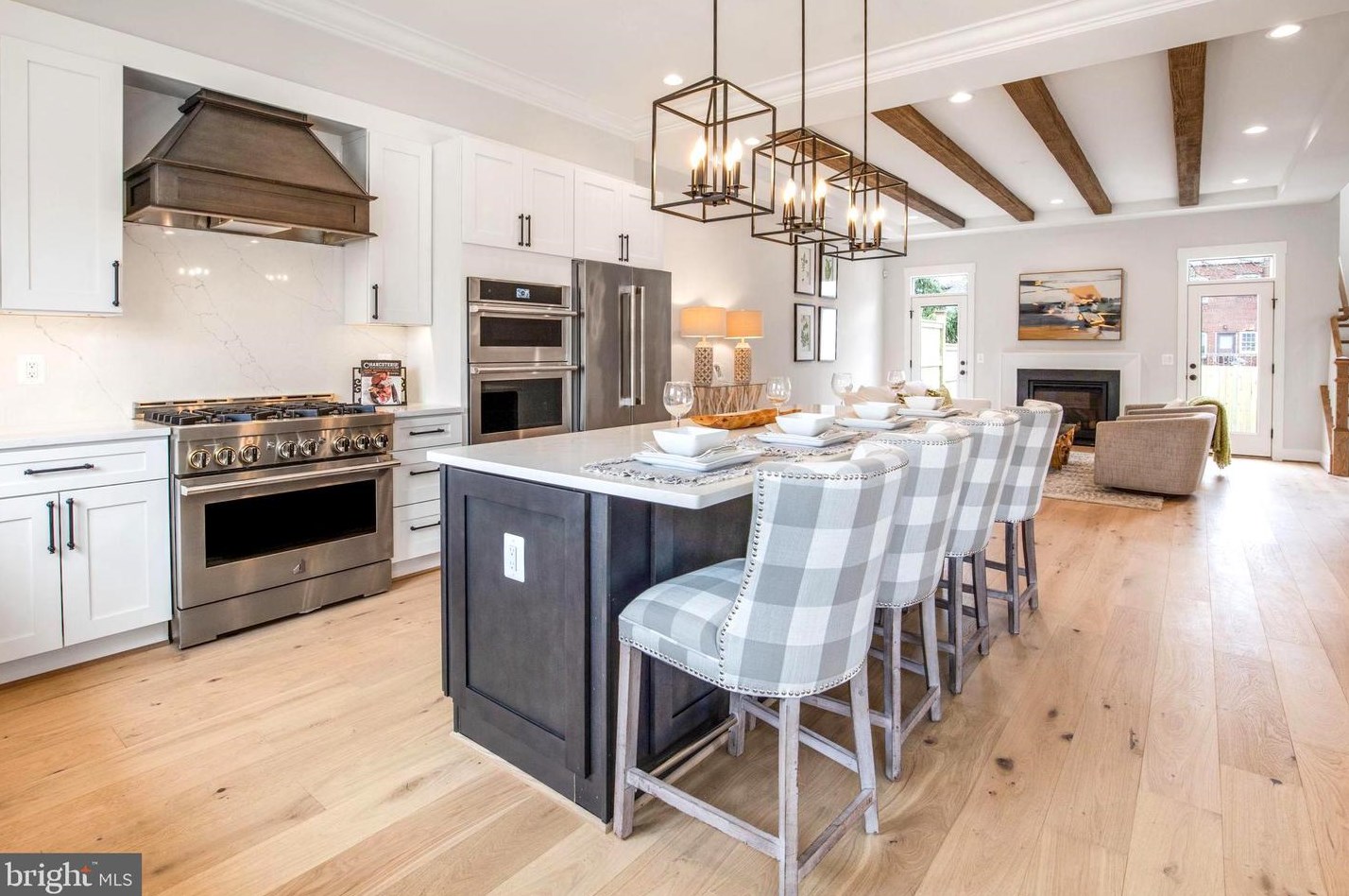 2315 Commonwealth Ave, Alexandria VA 22305-2829 exterior