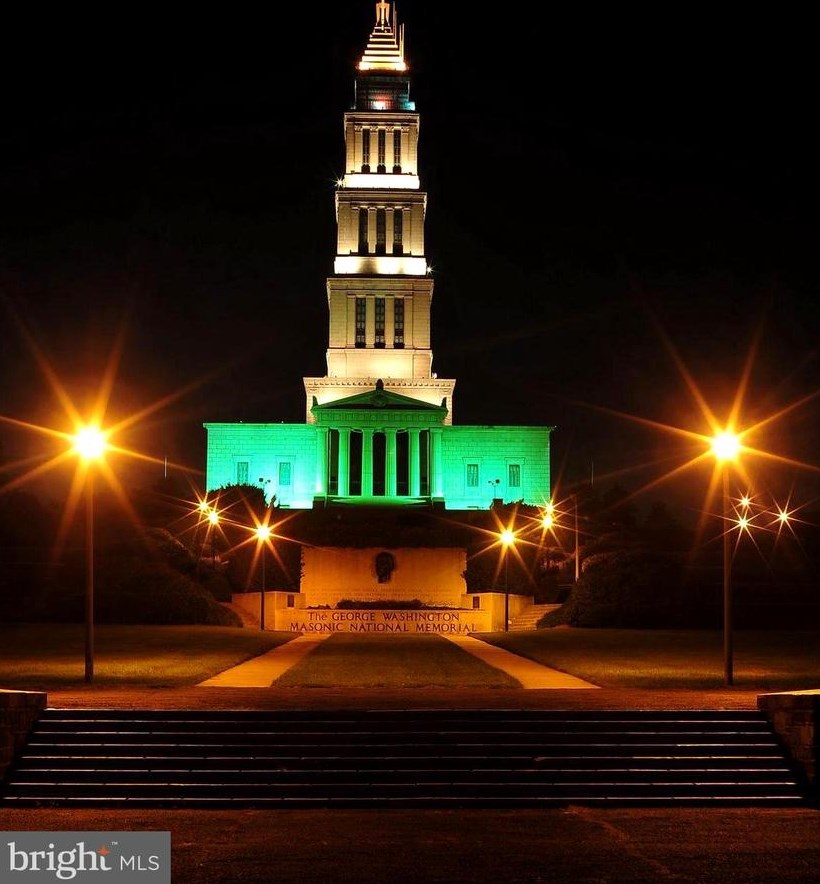 2315 Commonwealth Ave, Alexandria VA 22305-2829 exterior