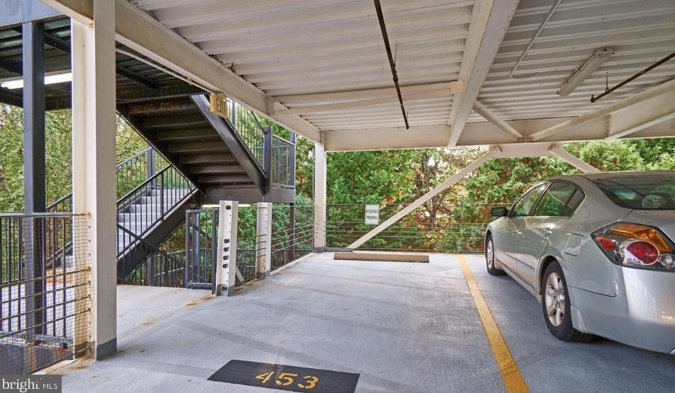 4852 Eisenhower Ave, Alexandria VA  22304-4885 exterior