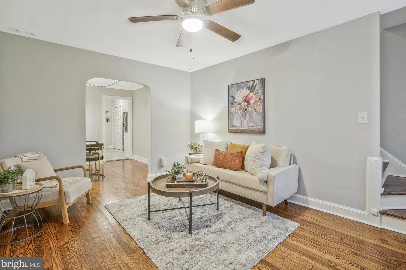 116 Baggett Pl, Alexandria, VA 22314-2711