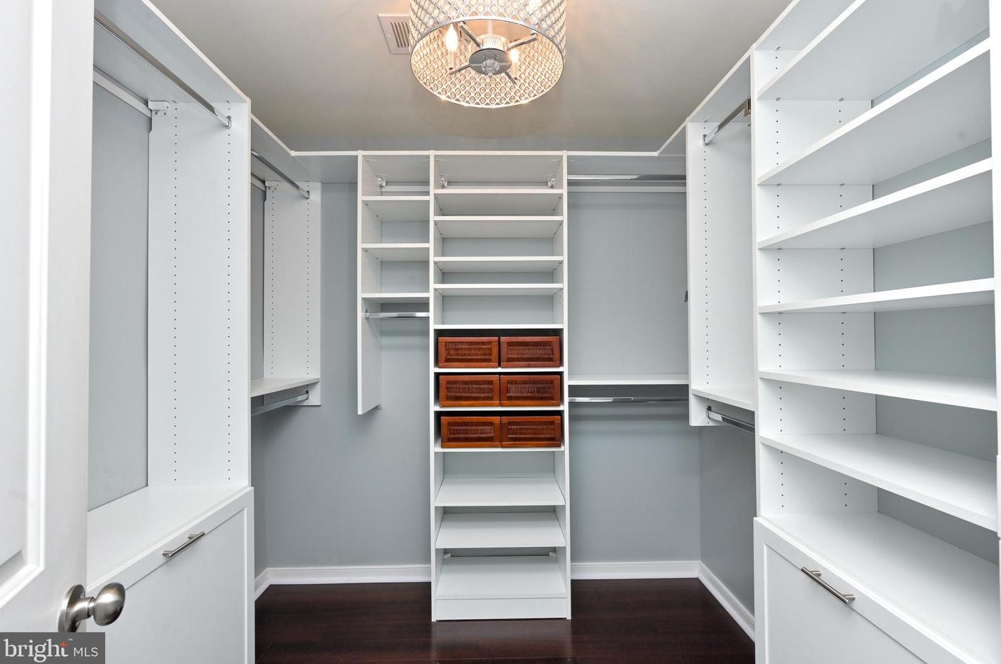 3949 Old Dominion Blvd, Alexandria VA  22305-1559 exterior