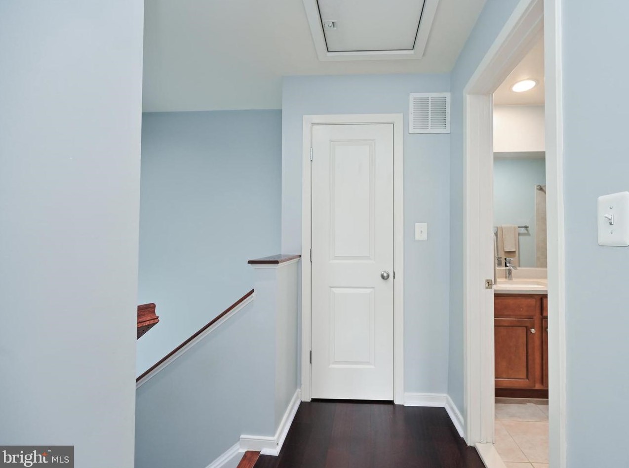 3949 Old Dominion Blvd, Alexandria VA  22305-1559 exterior