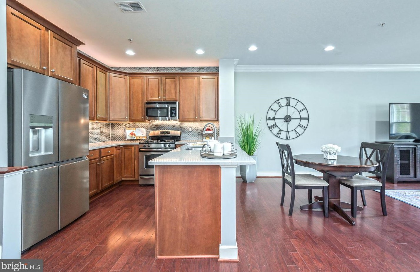 3949 Old Dominion Blvd, Alexandria VA  22305-1559 exterior