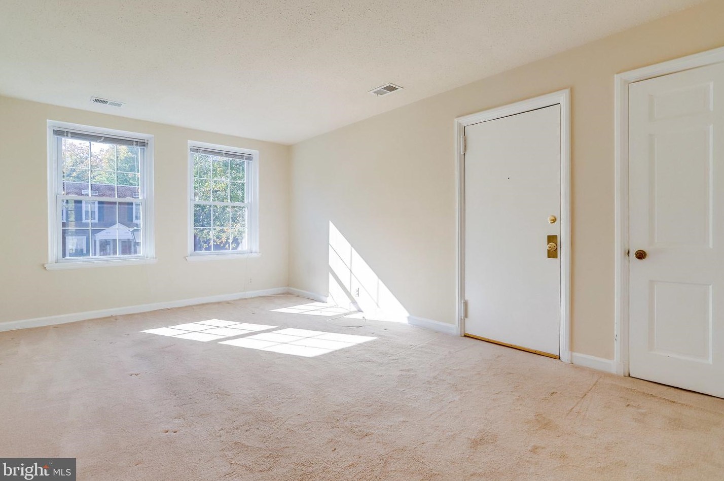 2943 S Dinwiddie St #b2, Arlington, VA 22206