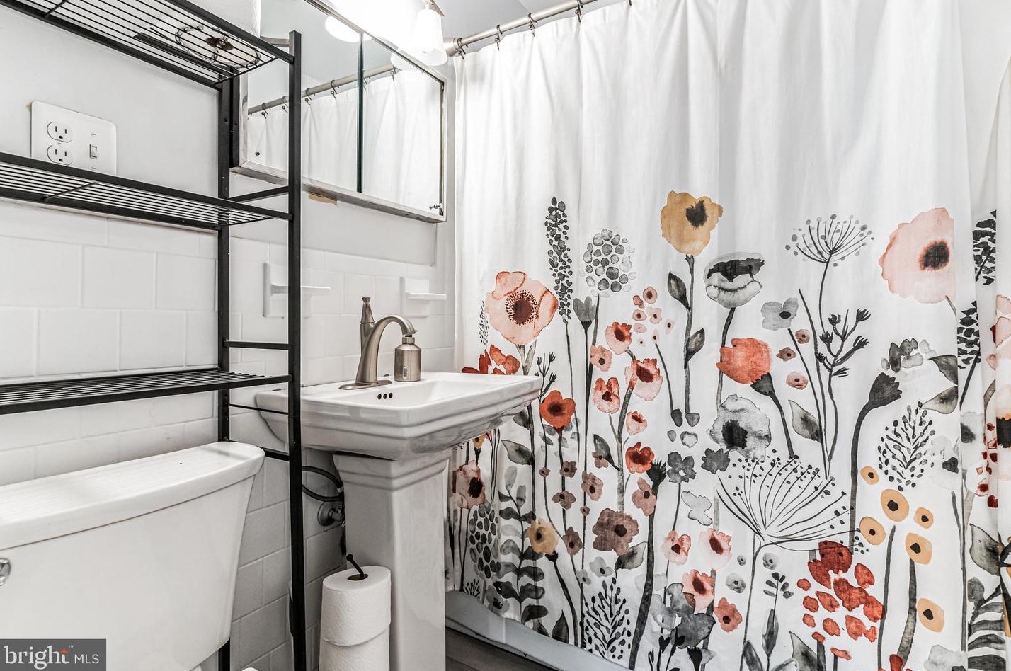 121 Jenkins St, Alexandria VA 22304-4952 exterior