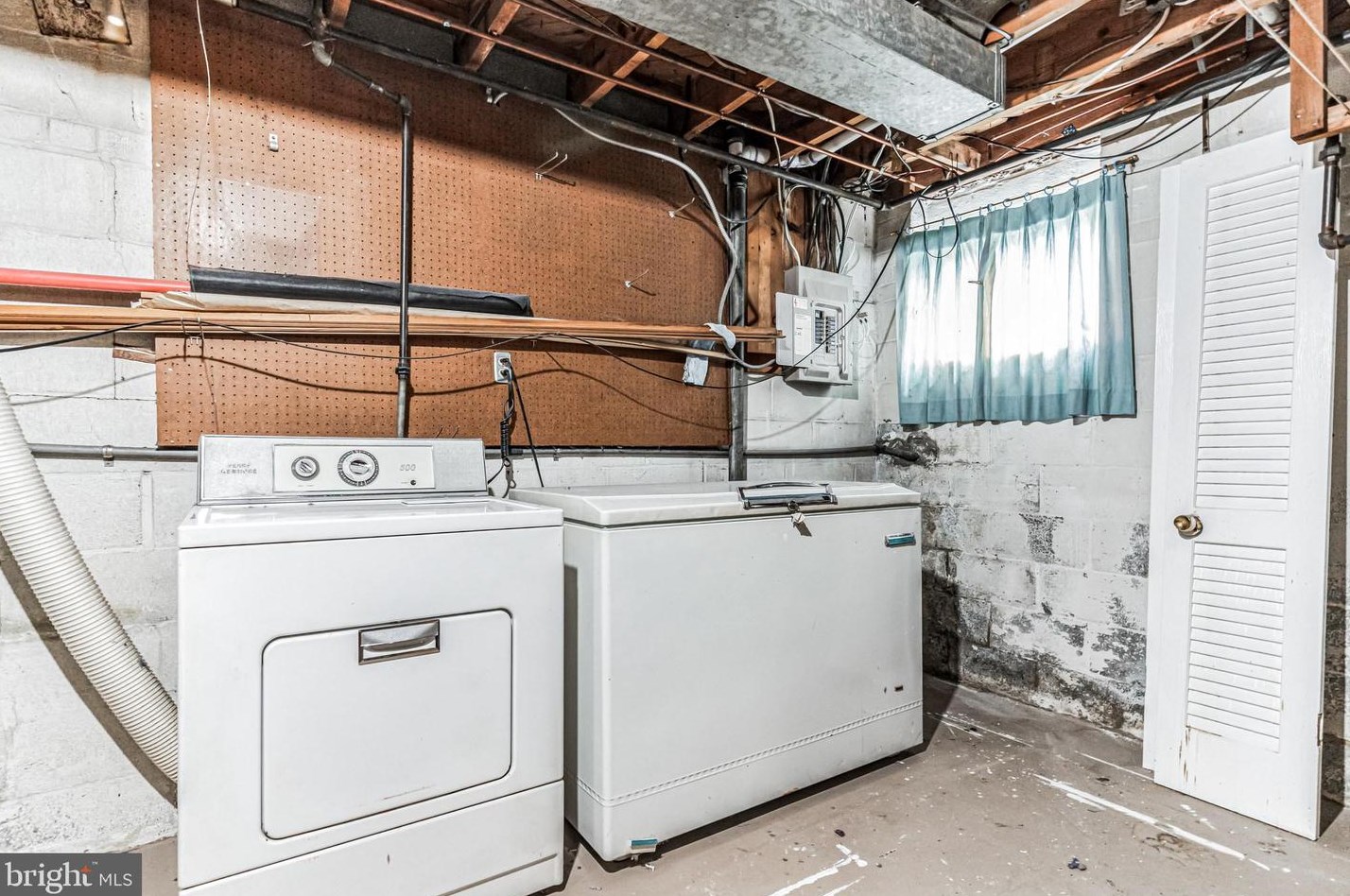 121 Jenkins St, Alexandria VA 22304-4952 exterior