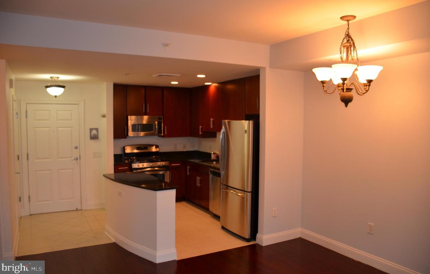 525 N Fayette St #221, Alexandria, VA 22314