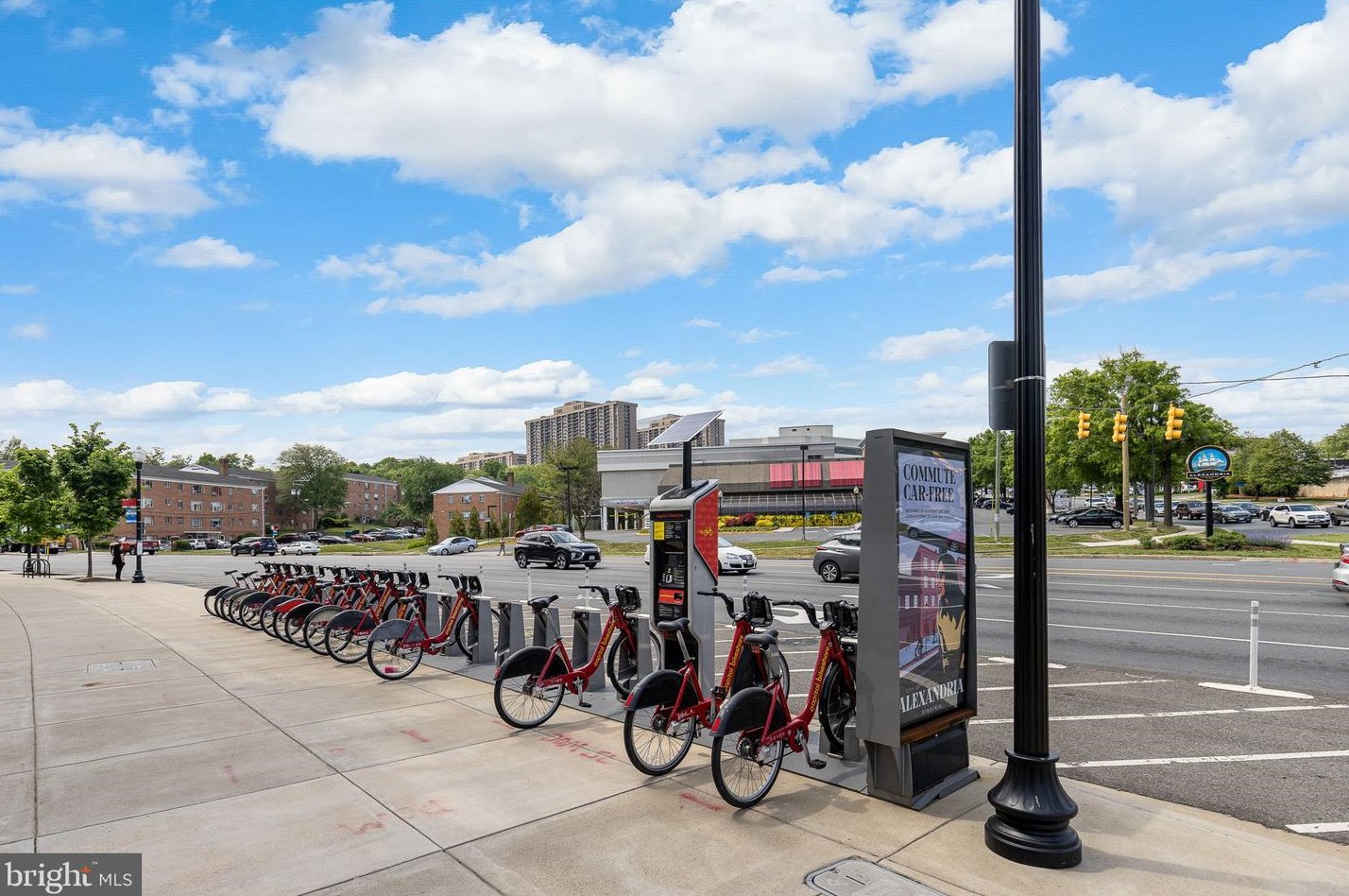 3330 28th St, Alexandria VA 22302-1334 exterior