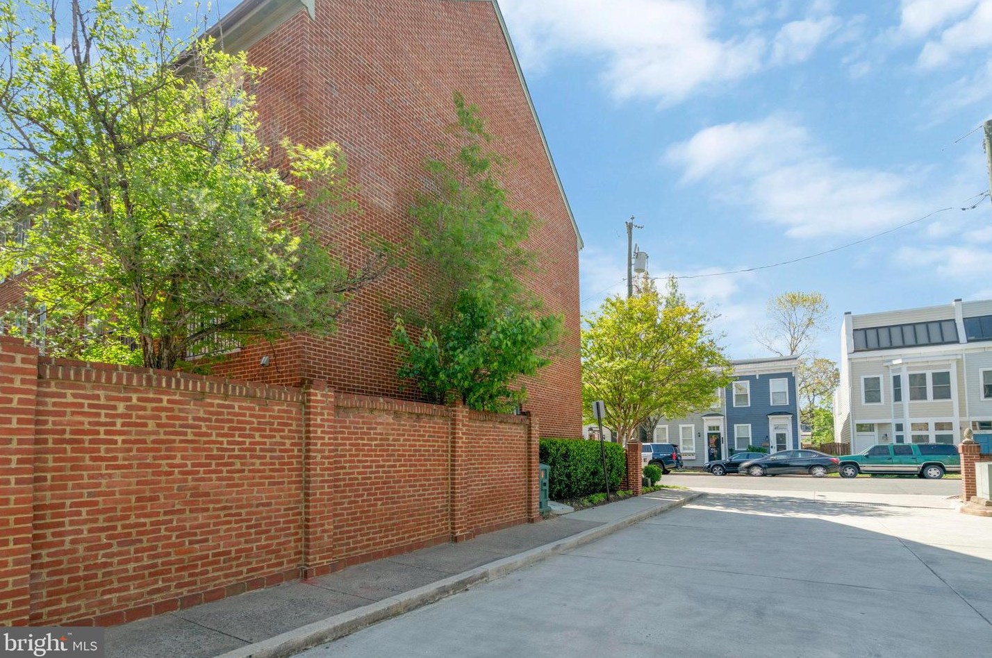 1005 Pendleton St, Alexandria VA  22314-1836 exterior