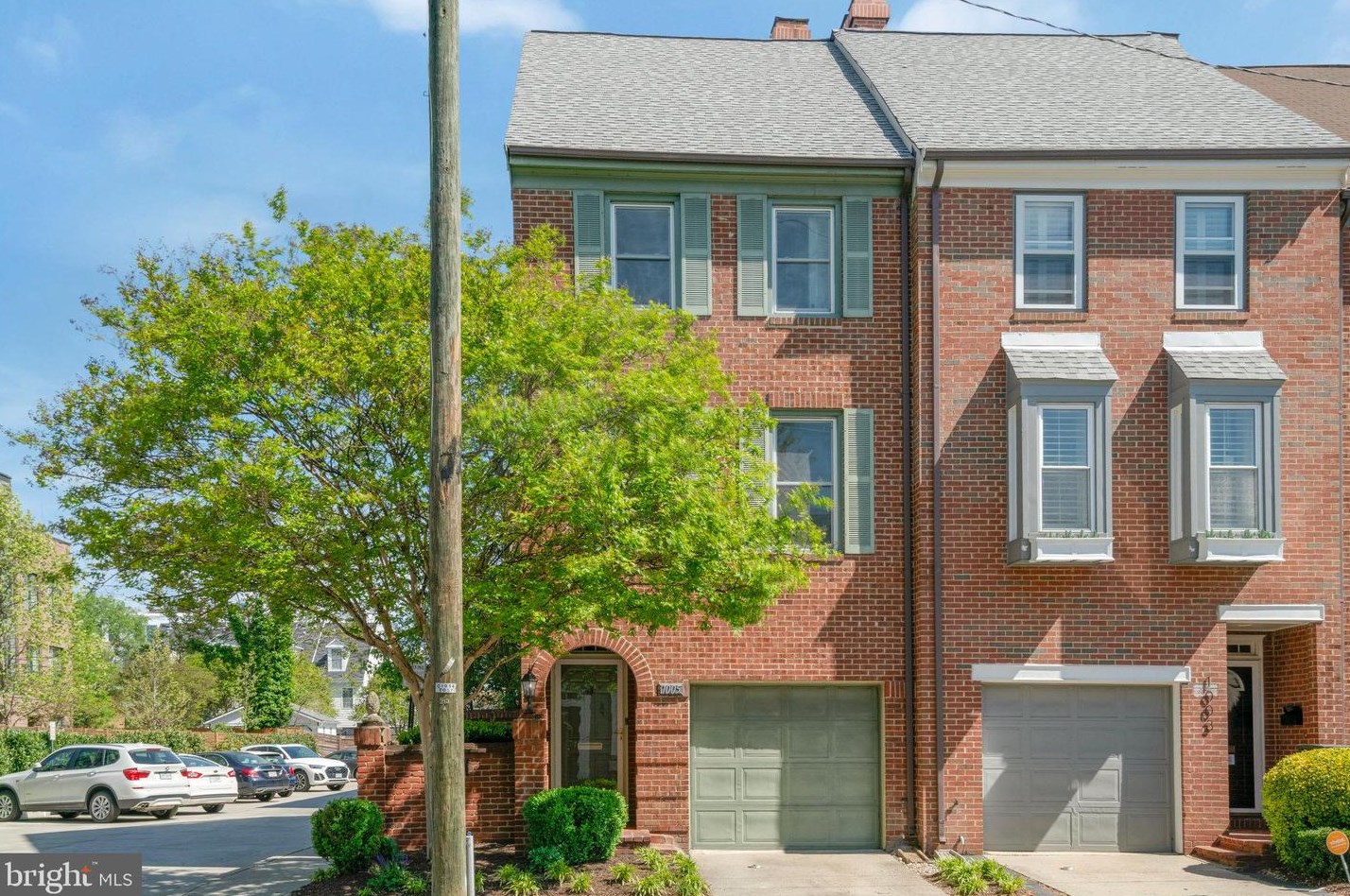 1005 Pendleton St, Alexandria VA  22314-1836 exterior