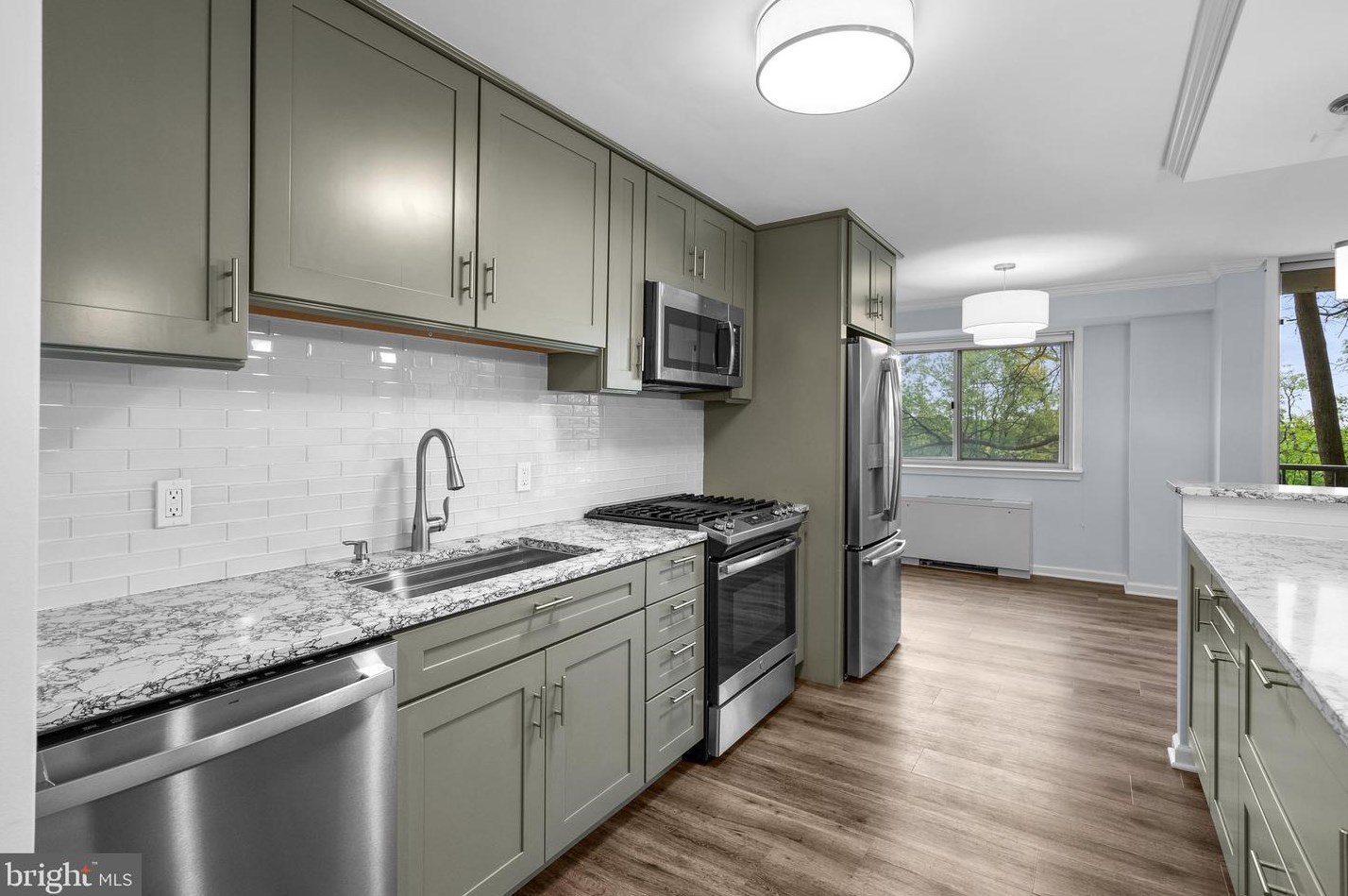 2500 N Van Dorn St #421, Alexandria, VA 22302