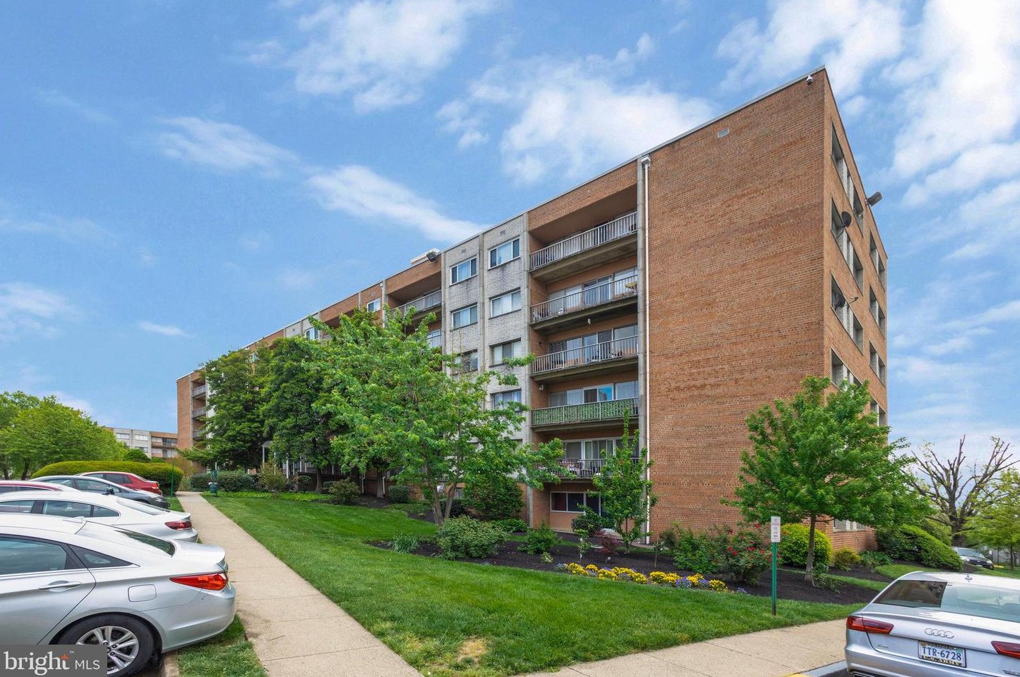 5831 Quantrell Ave, Alexandria VA 22312-2717 exterior