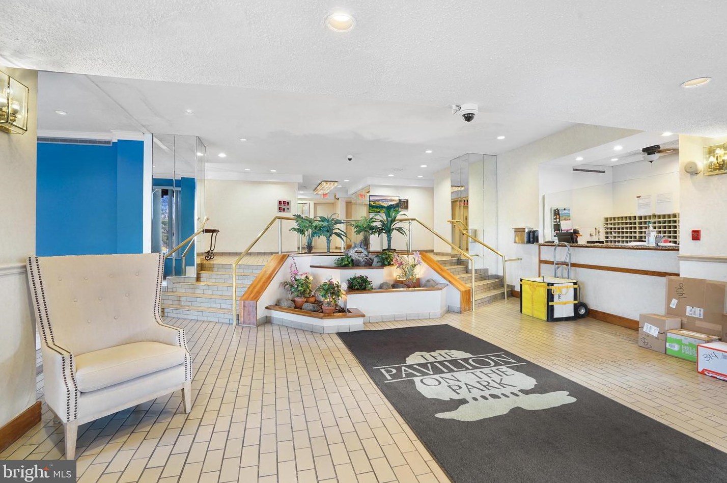 5340 Holmes Run Pkwy, Alexandria VA 22304-2835 exterior