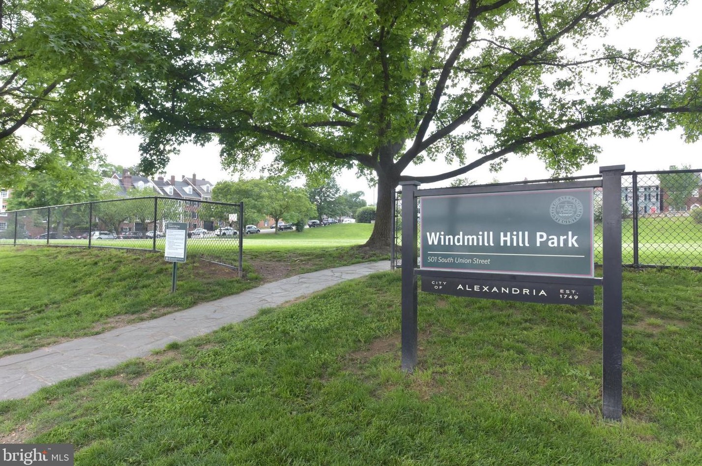 204 Green St, Alexandria VA  22314-4316 exterior