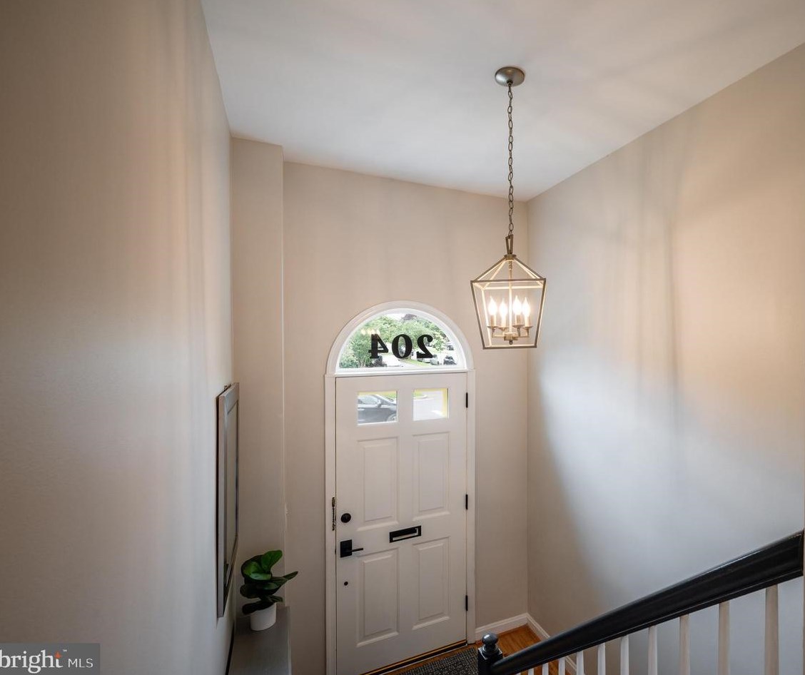 204 Green St, Alexandria VA  22314-4316 exterior